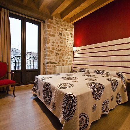La Casa de Beli Hotel Tardajos Bagian luar foto