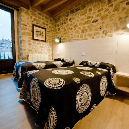 La Casa de Beli Hotel Tardajos Bagian luar foto