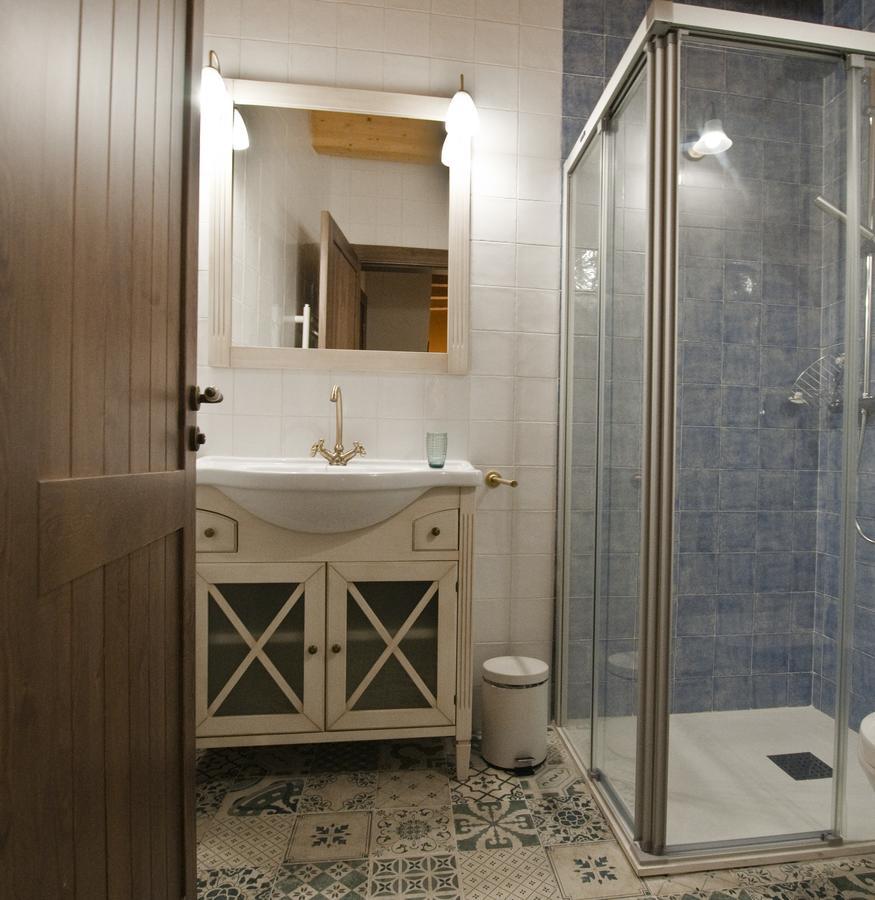 La Casa de Beli Hotel Tardajos Bagian luar foto