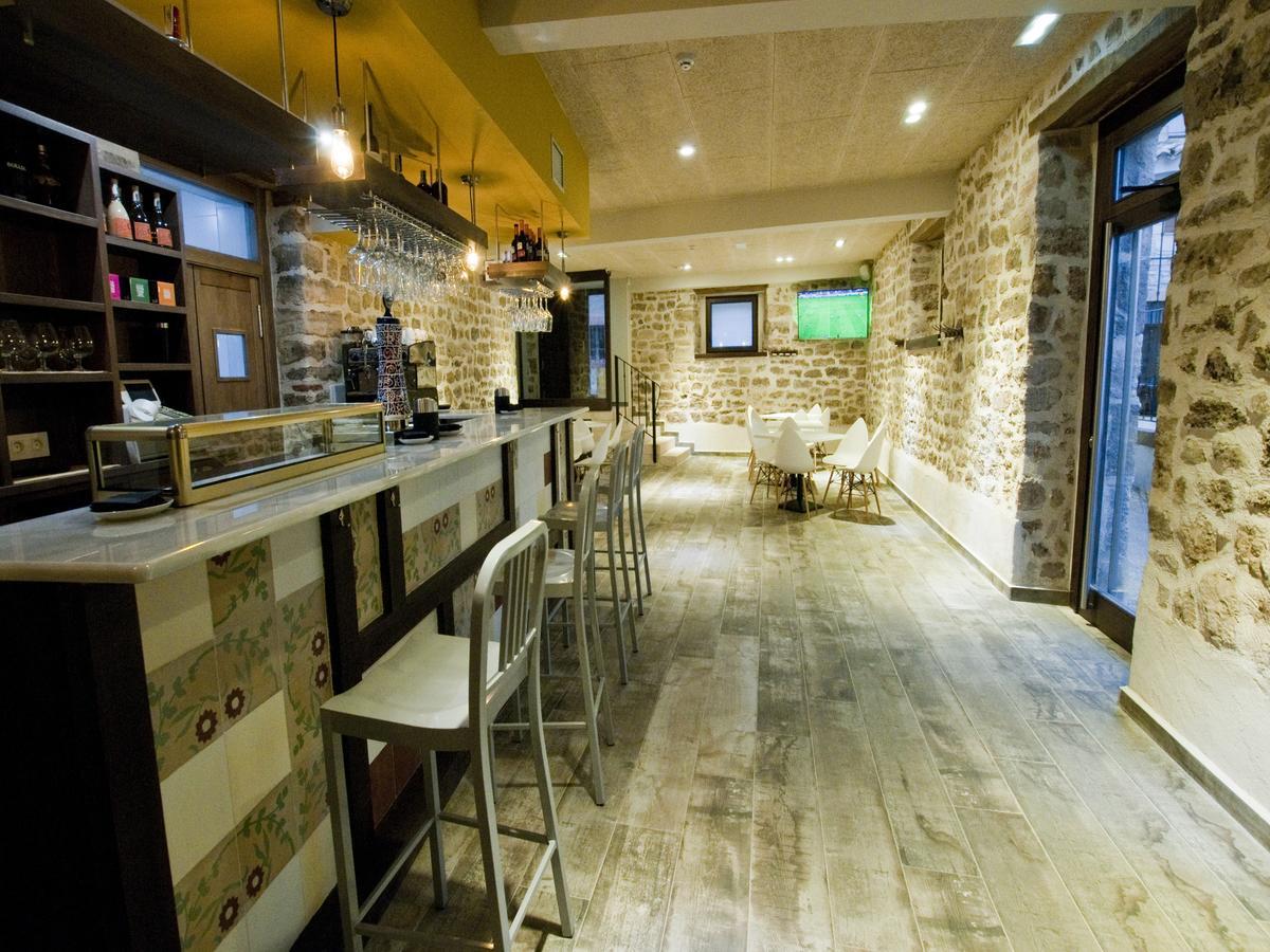 La Casa de Beli Hotel Tardajos Bagian luar foto
