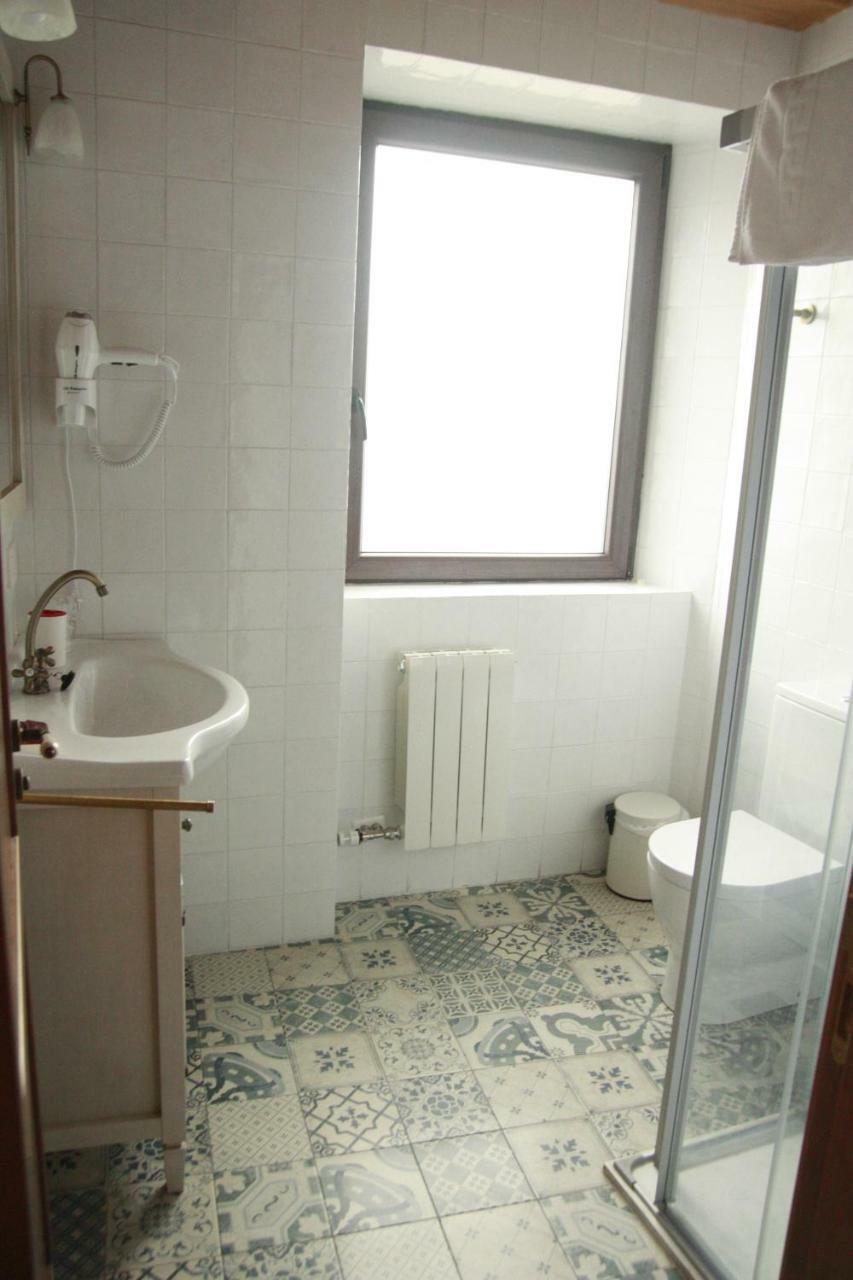 La Casa de Beli Hotel Tardajos Bagian luar foto